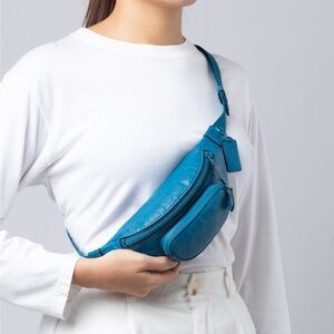COACH CH073 Signature Leather Sprint Belt Bag. COLOR: Blue Jay